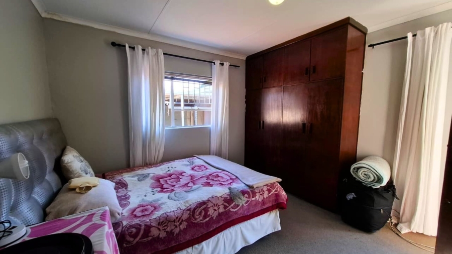 4 Bedroom Property for Sale in Universitas Ridge Free State